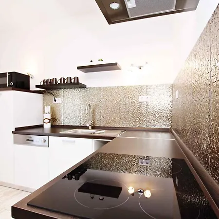 In Seget Donji 40162 Apartamento